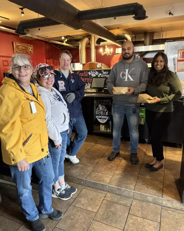 Mhmm Spaghetti 🍝 Thank you to Chatham Quo Vadis Pizzeria for donating our senior meals today!
Thank you as well to our volunteers that delivered these spaghetti dinners, they were delicious and well enjoyed 😁