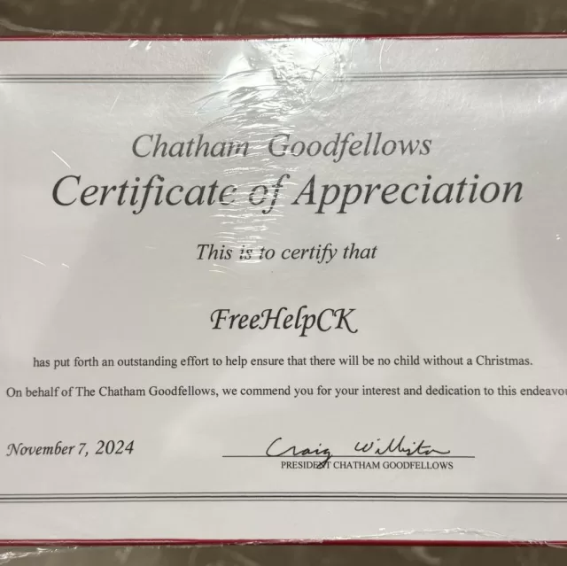 We are feeling extra blessed this week 🥰✨
Tonight, we were delighted to receive another certificate recognizing our organization and the incredible team of volunteers that help make FreeHelpCK possible.
We even got to see our favourite 94.3 CKSY girls! Thank you Chatham Goodfellows for a wonderful and rememberable evening 💕