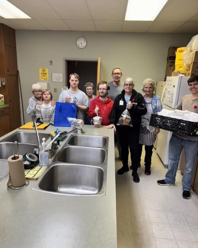 ✨ Senior Meal Volunteer Appreciation ✨
Thank you so much to our volunteers for repeatedly coming on Monday’s and Thursday’s to assist with preparing and delivering our senior meals. This is such a huge help and we are so grateful for each of you 🥰
Pictures are from Monday’s Senior Meals