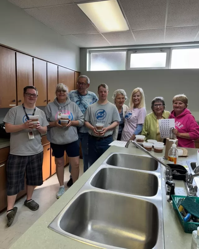 🌟 Monday & Thursday Senior Meals 🌟
Every Monday and Thursday, we deliver more than just meals — we deliver love, compassion, and connection to Chatham-Kent seniors who are alone and without family. 💛
These meals are a lifeline. A warm check-in. A smiling face at the door. A reminder that they are not forgotten. That they matter. That we care deeply for all they’ve done and all they still are.
Today’s meal: 🍔 Hamburger, 🍲 homemade chicken rice soup, 🍮 pudding cup, and a granola bar — each item made and packed with love. 💕
Our dedicated volunteers bring more than food… they bring hope, joy, and comfort with every visit. ✨
Let’s never underestimate the power of kindness. Together, we’re making a difference — one meal, one visit, one smile at a time. 💖
#FreeHelpCK #SeniorMeals #ChathamKent #KindnessMatters #MealsWithLove #HopeDelivered #CompassionInAction