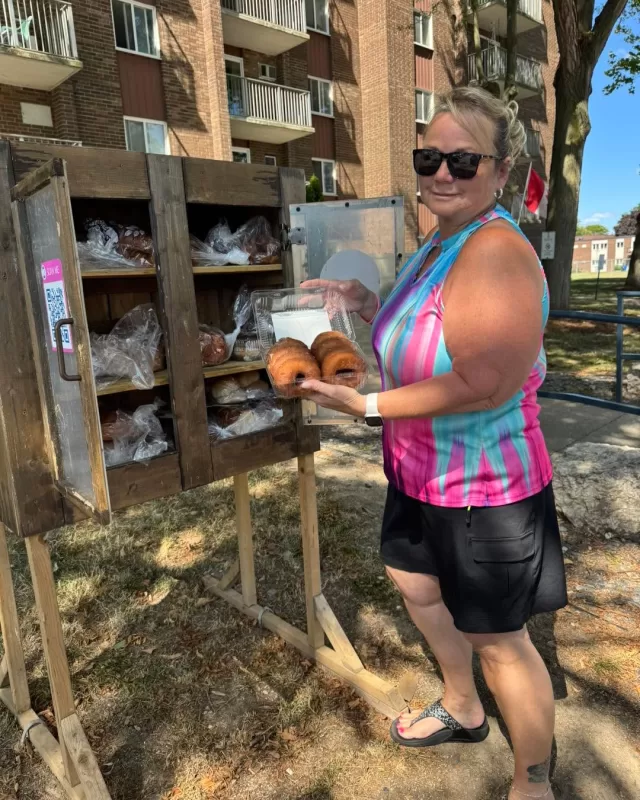 We want to give a heartfelt THANK YOU 🙏🏻 to Maple City Bakery for their incredible generosity! 🧡
Three times a week they generously donate fresh donuts, assorted breads, and delicious brownies to help support our Free Food Pantries, and we couldn’t be more grateful 🍞
Thank you for being such an amazing community partner🥰✨