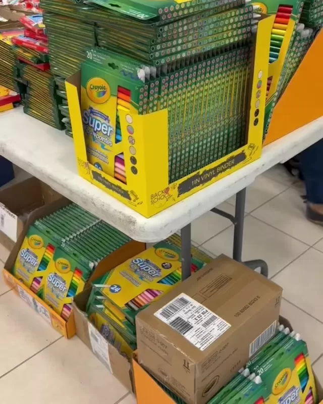 A huge THANK YOU to Enbridge Fueling Futures for coming out today and helping us organize all the donations from the community, businesses and our shopping days for Operation Backpack 🎒📚
Your teamwork and support made it possible for us to get everything set up and ready to go to pack all 3,000 backpacks tomorrow✏️🎒💛 
#operationbackpack2025 #TogetherWeCan #freehelpck #MakingADifference #ckcomingtogether #thankyou #fuelingfutures