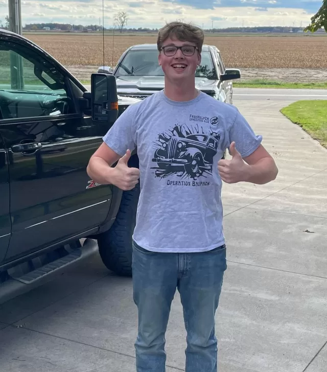🌟 Proud Moment! 🌟
Nick is all smiles showing off his brand-new FreeHelpCK T-shirt! 💙
We love seeing our supporters wear their hearts on their sleeves — literally! 🙌

#FreeHelpCK #CompassionInAction #ProudVolunteer #CommunityLove
