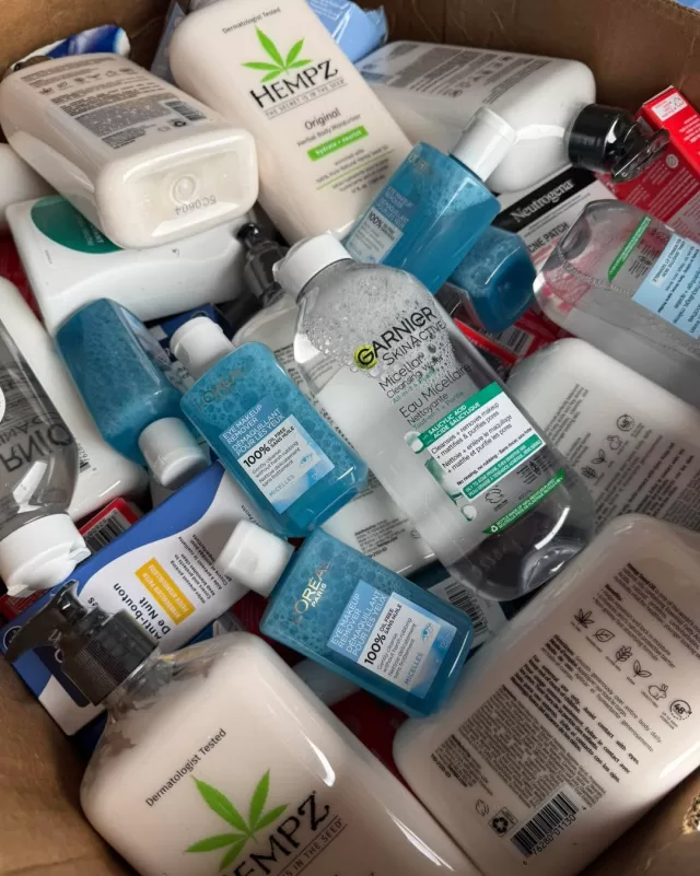 A huge heartfelt thank you to Chatham Sobeys for providing us with 10 boxes full of food 🥫 and hygiene products🧴to help support our Free Food Pantries and our Fill the Gap program expansion!

This incredible donation of hygiene products will go a long way in helping us add even more to our kits before they launch on November 1st! 

We’re so grateful for the continued support from local businesses like sobeyschatham 💚who help  us make a difference right here in our community.