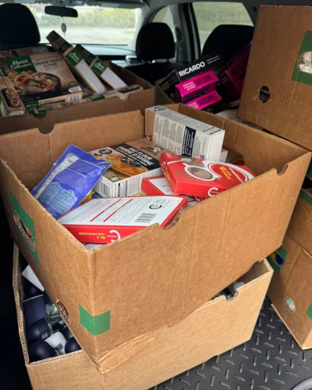 Shoutout to the pantry girls! 🤔😂 Huge thanks to Geri and Amy, for filling the following pantries!

FreeHelpCK Food Pantries
📍15 Orchard Height 
📍Teppermans 
📍BME Freedom Park
📍805 Grand ave W 
📍St Paul’s Discover Life Church-450 Park Ave W

And of course Sobeys Chatham, for donating 10 boxes yesterday packed with frozen meals, non-perishable goodies, and hygiene products! 🥰 Your ongoing support over the years makes such a difference. It’s truly the dedication of amazing volunteers and generous donors like this that keeps our program running and our community thriving! 💛