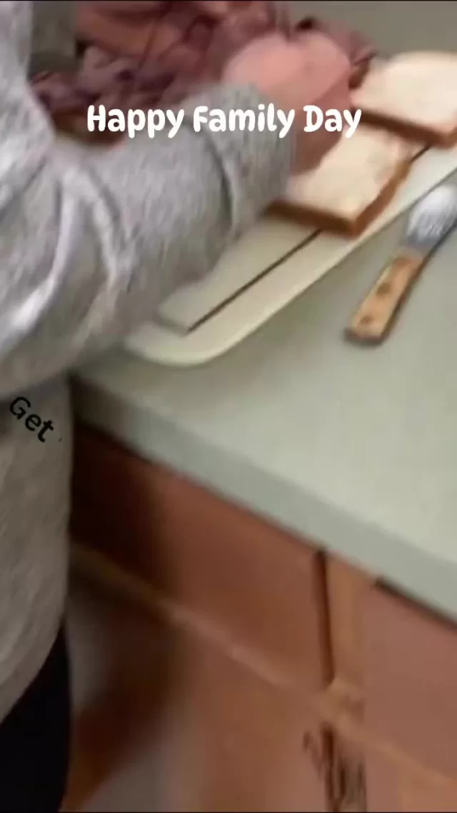 🍁 Happy Family Day from FreeHelpCK 🍁

Thank you to Quo Vadis for the spaghetti and garlic bread that helped us bless our extended senior family today.

Along with roast beef & cheese, homemade soup, muffins, and special gift bags, we made sure our seniors felt loved and remembered.

No one should be hungry or alone at any age — especially our seniors.

“Gray hair is a crown of splendor.” – Proverbs 16:31

Happy Family Day