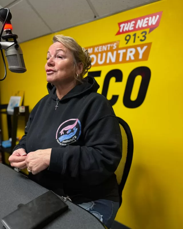 🎙️Geri and Amy had the opportunity to join 94.3 CKSY and Country 91.3FM CFCO on the radio this morning to chat about our Prom & Grad Project and our upcoming Easter Online Auction! 💐🎓

We are currently collecting donations to help students in our community look and feel their best for their special day. 

🔍We are still looking for:
• Prom dresses
• Suits
• Dress shirts
• Shoes
• Jewellery

Donation Drop-Off Locations
📍 Chatham
• Betty Brite Dry Cleaners & Coin Laundry
• Apple Self Storage
• Quo Vadis Pizzeria

📍 Tilbury
• CSN Tilbury (CSN Apex Autogroup)

📍 Wallaceburg
• CSN Holmes (CSN Apex Autogroup)
• Quo Vadis Pizzeria

OPENING DAY: Saturday, April 11th
Time: 10AM – 2 PM
📍 100 King St. West (Inside the FreeHelpCK Store)

✨ Interested in donating an item to our Easter Online Auction?
Comment below or reach out to info@freehelpck.ca

#FreeHelpCK #PromAndGradProject #CommunityKindness #SupportLocalStudents #CK