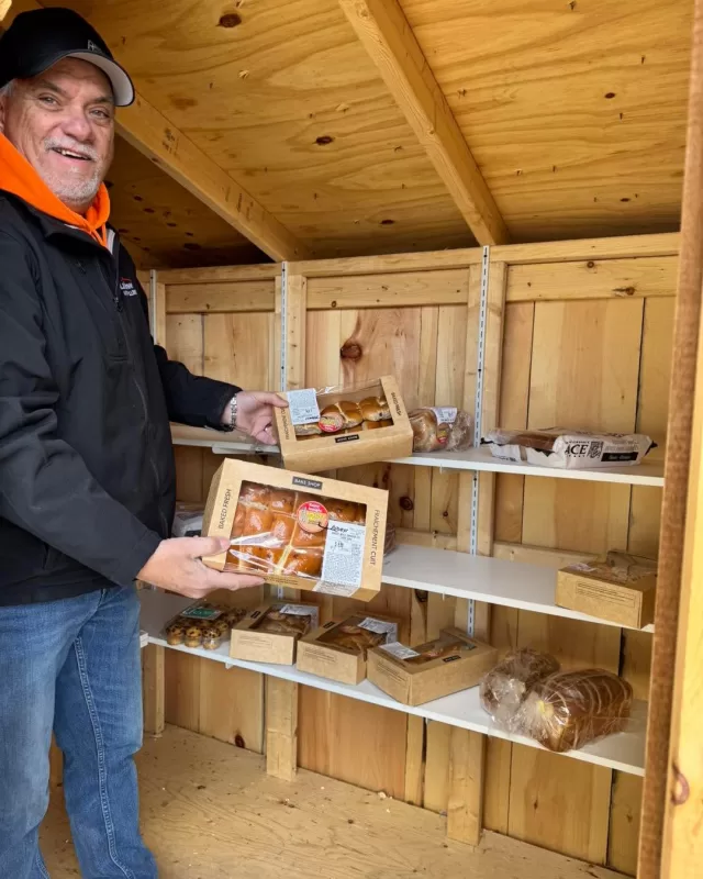 💛 Community in Action – Thank You! 💛

A heartfelt thank you to Dave and Geri for taking the time today to fill our food pantries once again. And sobeys Chatham for your donations. Your kindness and dedication are helping ensure that those in need across our community have access to food when they need it most.

Because of you, these locations are stocked and ready to support others:
📍 15 Orchard Heights
📍 165 Park Ave
📍 Tepperman’s
📍 805 Grand Ave
📍 Habitat for Humanity

It’s acts of service like this that truly show what community is all about—neighbors helping neighbors.

Together, we are making a difference. 💛

“Let us not love with words or speech but with actions and in truth.” — 1 John 3:18

#FREEhelpck #CommunityStrong #HelpingOthers #KindnessInAction