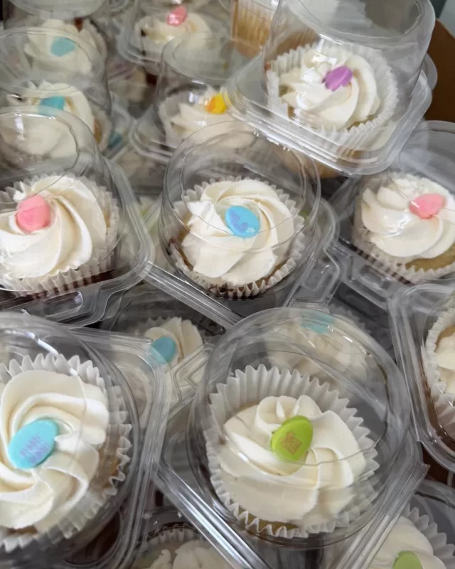 A Huge Thank You to Sugar and Crumb 🧁

We are so incredibly grateful to Sugar and Crumb for their generous donation of beautiful, delicious cupcakes for our Senior Hope Meals program.

The smiles these treats brought to our seniors were truly priceless. For many, it’s not just about the food—it’s about feeling remembered, valued, and loved. And these cupcakes did exactly that. 💕

Your kindness added a special touch of joy to their day, and we heard over and over again just how much they loved them!

At FreeHelpCK, we always say it takes a community to care for a community—and you are such a meaningful part of that.

Thank you for using your gifts to bless others in such a sweet and thoughtful way.

#FreeHelpCK #CommunitySupport #SeniorHopeMeals #ThankYou #Gratitude #ChathamKent #CommunityLove #SupportLocal #MakingADifference #KindnessMatters