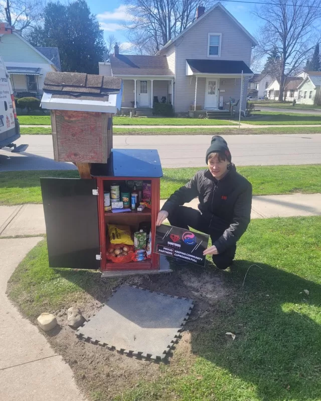 FreeHelpCK’s free food pantries were filled again today on this beautiful day ☀️💛

📍15 Orchard Height 
📍Teppermans 
📍BME Freedom Park
📍805 Grand ave W
📍Habitat For Humanity 
📍St Paul’s Discover Life Church-450 Park Ave W

Our pantries are here for anyone in Chatham-Kent who may need a little extra help with food throughout the week. If you stop by, we just kindly ask that you please keep others in mind and take up to 4 items so more families can benefit too.

It truly means so much to us to be able to show up for our community each week through the different programs we offer. Whether it’s supporting seniors, individuals, youth, or families, we are so grateful to be able to help fill the gaps where they’re needed most🥰💕

#FreeHelpCK #FreeFoodPantries #FillTheGaps #ChathamKent
