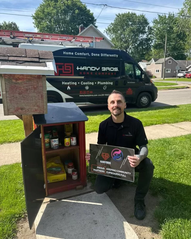 The following FreeHelpCK’s Free Food Pantries were filled yesterday thanks to the helping hands of Handy Bros Heroes! 

📍15 Orchard Height 
📍Teppermans 
📍BME Freedom Park
📍805 Grand Ave W
📍Habitat For Humanity

Using FreeHelpCK’s donated food supply, their team generously helped restock the following pantry locations throughout our community. We’re so grateful for businesses that step up to help make a difference for local families and individuals facing food insecurity.

It truly takes a community working together to help bridge the gap✨

#FreeHelpCK #CommunitySupport #HelpingHands #FoodPantry #ChathamKent