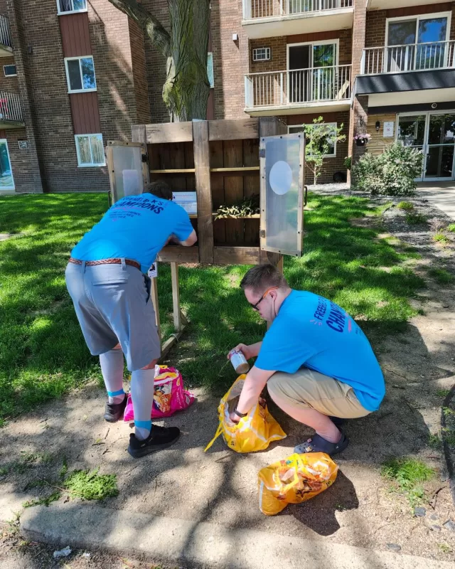 Thank you to the Van Llewyn family for their generous donation of non-perishable food items to our FreeHelpCK Free Food Pantry located at 805 Grand Ave W.

Thank you for helping us keep our pantry shelves stocked and for being part of the caring community that makes programs like this possible🥫❤️