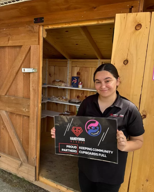Pantry pics from today 😊

Thank you to our Handy Bros Heroes for helping fill our FreeHelpCK Free Food Pantries today with food provided by FreeHelpCK. Your continued support helps make sure our community has access to food when they need it most. ❤️

The following pantries were filled today:
📍 Tepperman’s
📍 BME Freedom Park
📍 805 Grand Ave W
📍 Habitat for Humanity
📍 St. Paul’s Discover Life Church – 450 Park Ave W

#FreeHelpCK #FreeFoodPantries #ChathamKent