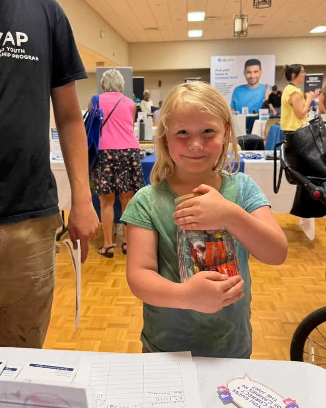Congratulations to the winner of our Candy Jar Contest at the CK Job Fair! 🍬

Thank you to everyone who stopped by our booth to say hello, learn more about FreeHelpCK, and explore the many volunteer opportunities available throughout our community.

We enjoyed meeting so many wonderful people and sharing how volunteers help make programs like our Free Food Pantries, Senior Hope Meals, Operation Backpack, Pet Pantry, and more possible.

It was also great connecting with other local organizations and learning about the opportunities they offer. We especially enjoyed speaking with the Canadian Armed Forces and learning more about their career paths. One interesting takeaway was that many opportunities are available with a Grade 10 education, making them an option worth exploring for those considering their next step.

Thank you to the organizers, exhibitors, and attendees who helped make the event such a success. 

#FreeHelpCK #CKJobFair #VolunteerCK