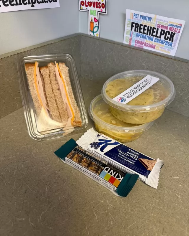 Today’s menu featured a comforting classic! 🍲🥪 

2 soup, sandwich and snacks were delivered to our seniors today, because everyone deserves a warm meal and a reminder that they’re cared for🥰✨