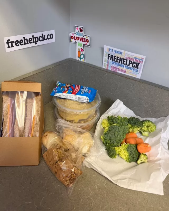 Today’s Senior Hope Meal deliveries are on their way!🚚

Our lovely seniors are receiving two hearty soups, a ham & cheese sandwich, fresh veggies, and a variety of snacks to enjoy throughout the week🥣🥪🥕

This program is about more than just delivering a meal, these visits are a chance to check in, share a smile, and remind our seniors that they’re thought of and cared for by our community🥰💛

Thank you to our incredible volunteers and supporters who help make these deliveries possible each week. We couldn’t do it without you!✨

#SeniorHopeMeals #FreeHelpCK #FeedingSeniors #MondayMeals #ChathamKent