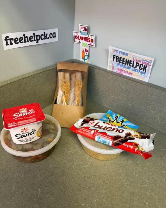 Today, our amazing volunteers prepared and delivered 2 homemade soups, a fresh sandwich, yogurt, and a few sweet treats to seniors throughout Chatham-Kent✨

Every meal is a reminder that someone is thinking of them, and that’s something truly special.

Now we want to know… 👀

🥘 What’s on your dinner plate tonight? Tell us in the comments! Whether you’re cooking at home, grabbing takeout, or firing up the BBQ, we’d love to hear what you’re having.

Thank you to everyone who supports our Senior Hope Meals program. Your generosity helps bring nourishment, comfort, and connection to local seniors every week❤️

#FreeHelpCK #SeniorHopeMeals #CommunityHelpingCommunity #ChathamKent #DinnerTime