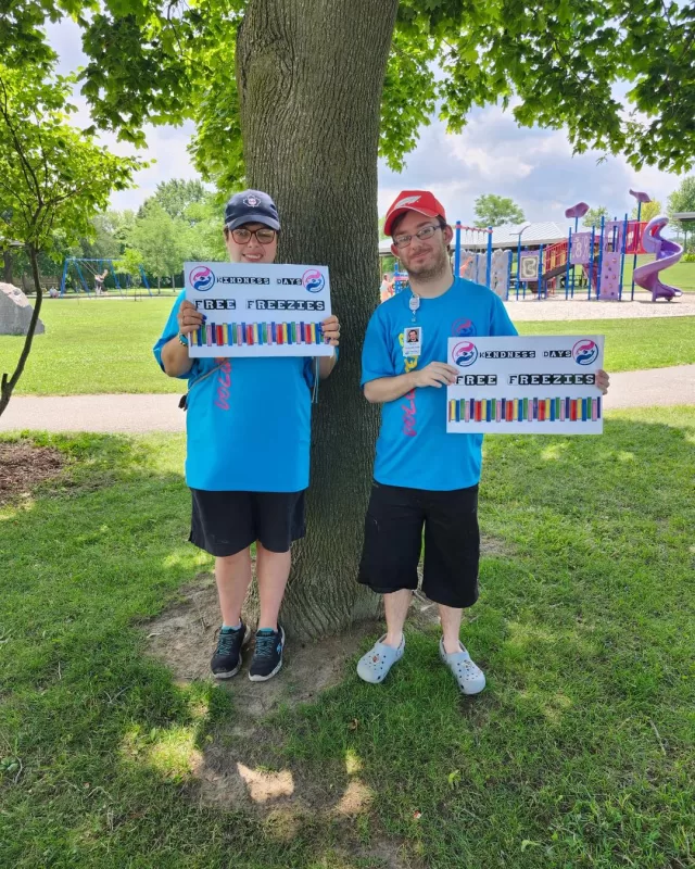 Today, Nicole, Tyler, and Mary Ann spent some time at Kingston Park handing out freezies and sharing smiles with our community. On a hot summer day, it was a simple way to help people cool down and brighten someone’s afternoon☀️🍧

Kindness doesn’t always have to be grand gesture sometimes it’s as simple as a freezie, a smile, and a friendly conversation. We’re grateful to have volunteers like Nicole, Tyler, and Mary Ann who are always looking for ways to make our community a little brighter😁

#FreeHelpCK #SpreadingKindness #CommunityFirst #KindnessMatters #ChathamKent