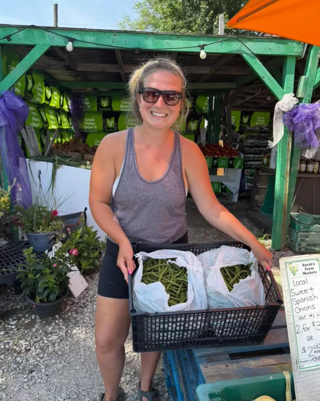 🌱 Thank you to Sarah’s Farmers Market for generously donating fresh green beans and zucchini today!

Through FreeHelpCK’s Harvest to Home program, we were delighted to ensure this fresh produce was shared with:

📍 Tilbury H.E.L.P Centre / United Way
📍 Chatham-Kent Community Health Centres
📍The Village Resource Centre Inc. (Wheatley)

It is truly amazing to see our community come together to ensure fresh, nutritious food reaches those who need it most.

A special thank you as well to The Village Resource Centre for donating crates to our program. These crates will make a significant difference as we continue collecting and distributing fresh produce from local farmers and organizations.

Together, we are transforming excess produce into hope, reducing food waste, and ensuring more families across Chatham-Kent have access to fresh food💚

#FreeHelpCK #HarvestToHome #CommunityHelpingCommunity #ChathamKent #ReduceFoodWaste #FreshProduce #FeedingOurCommunity