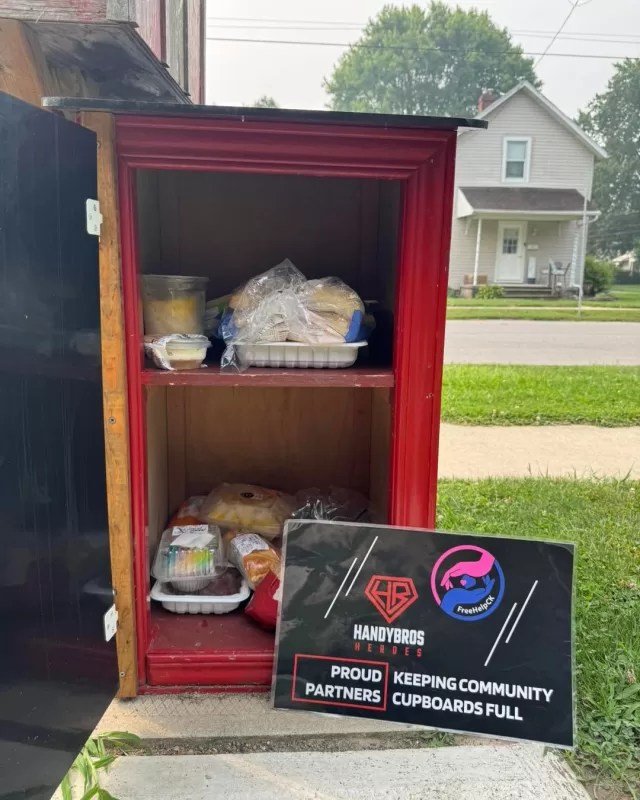 Thank you to Sobeys Chatham for generously providing food for today’s FreeHelpCK Free Food Pantries🍞 

📍Teppermans 
📍BME Freedom Park
📍805 Grand ave W
📍St Paul’s Discover Life Church-450 Park Ave W

Access to food can make such a difference for individuals and families facing difficult times, and your kindness helps ensure our pantries remain stocked for those who need them most💛

We would also like to sincerely thank the incredible team at Handy Bro Heroes for taking time out of their day to help fill the pantries. Your willingness to roll up your sleeves and serve alongside us is a beautiful reminder that when a community comes together, amazing things happen.

Thank you both for helping us spread kindness, hope, and dignity throughout Chatham-Kent. Community truly is helping community🥰🙏🏻