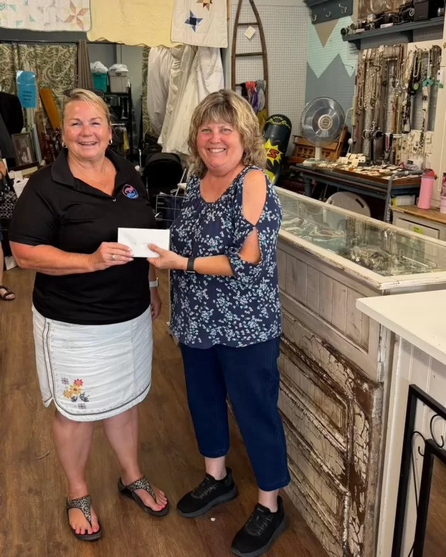 What an incredible blessing for our community!☺️🫶

A heartfelt thank you to the wonderful team at Re:find Charity Thrift Shoppe in Wallaceburg for their generous donation of $750.00 in Walmart gift cards to support FreeHelpCK’s Operation Backpack program🎒📚

Because of your kindness, even more local children will head back to school with the supplies they need and the confidence they deserve✨ Your generosity is helping restore hope, dignity, and opportunity for students across Chatham-Kent.

Thank you for believing in our mission and for investing in the future of our local youth. We are so grateful for your support!❤️

“Each of you should use whatever gift you have received to serve others, as faithful stewards of God’s grace.” — 1 Peter 4:10 📖