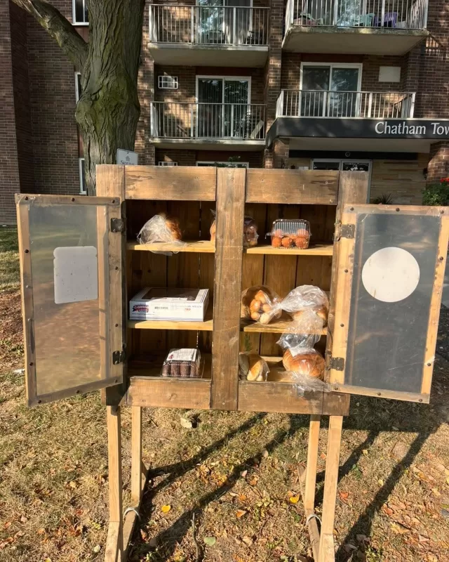 🍞🙏🏻 A sincere thank you to Dave for stocking our BME Freedom Park and 805 Grand Ave., Chatham FreeHelpCK free food pantries today with fresh bread and delicious sweet treats! 😋

A special thank you as well to Maple City Bakery for their generous donation and their continued support throughout the year✨ Your kindness helps ensure our pantries remain stocked with fresh, quality items for those who need them most.
