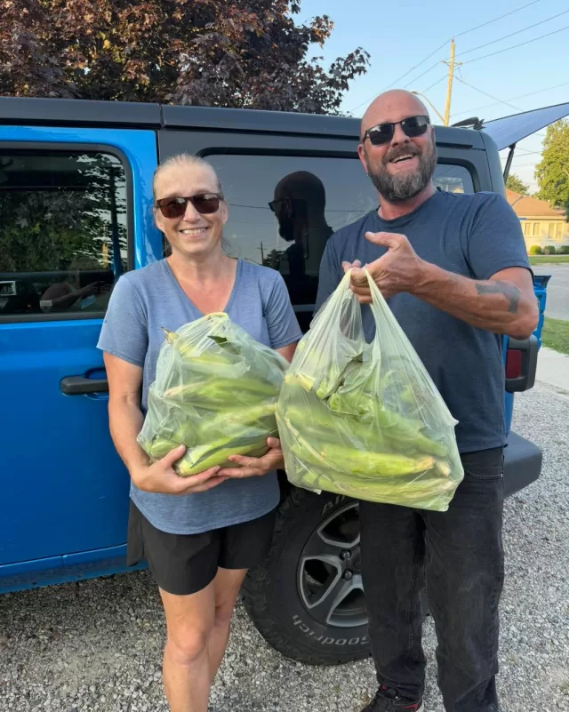 A heartfelt thank you to Country Market Garden and the Chatham Community Hope Centre for their generous donation to FreeHelpCK’s Harvest to Home program🌽💛

When they found themselves with a surplus of 10 dozen ears of fresh corn, they chose to share it with our community instead of letting it go to waste. Because of their generosity, this fresh, locally grown produce will now be distributed to local organizations, helping ensure it reaches families and individuals who can truly benefit from it🥰✨

It is through acts of kindness like this that hope continues to grow🌟We are incredibly grateful for your generosity and for helping us ensure fresh, nutritious food reaches those who need it most. Thank you for being part of a community that cares so deeply for one another.

🙏🏻“The generous will themselves be blessed, for they share their food with the poor.” — Proverbs 22:9