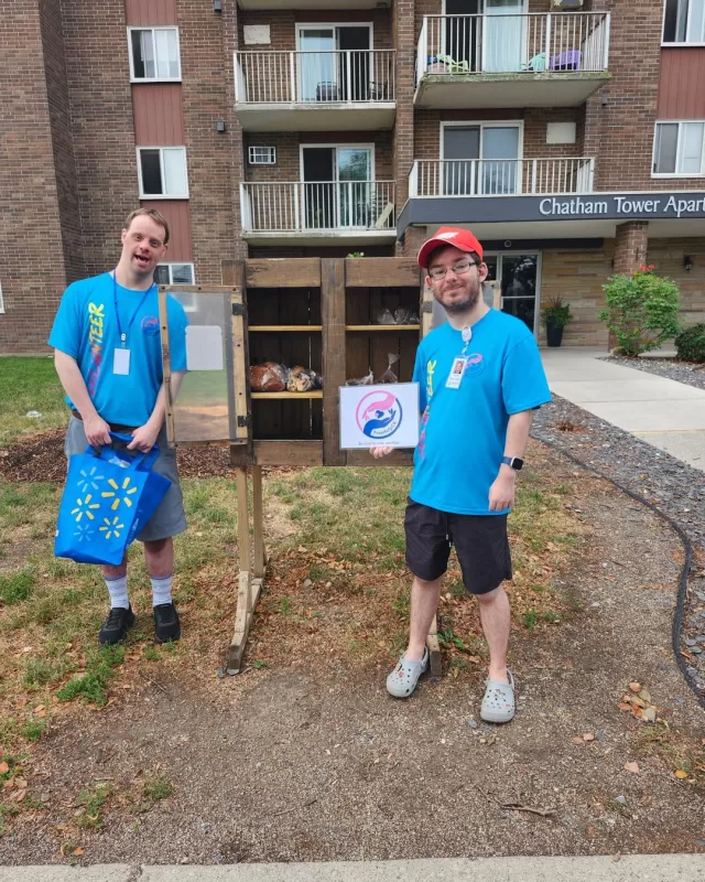 Another pantry fill! 🍑😁

Our FreeHelpCK Free Food Pantry at 805 Grand Ave. W., Chatham received a fresh delivery of delicious baked goods and peaches today!

A big thank you to our amazing FreeHelpCK Community Champions for helping keep our pantries stocked and making sure food continues to reach those in our community who need it❤️