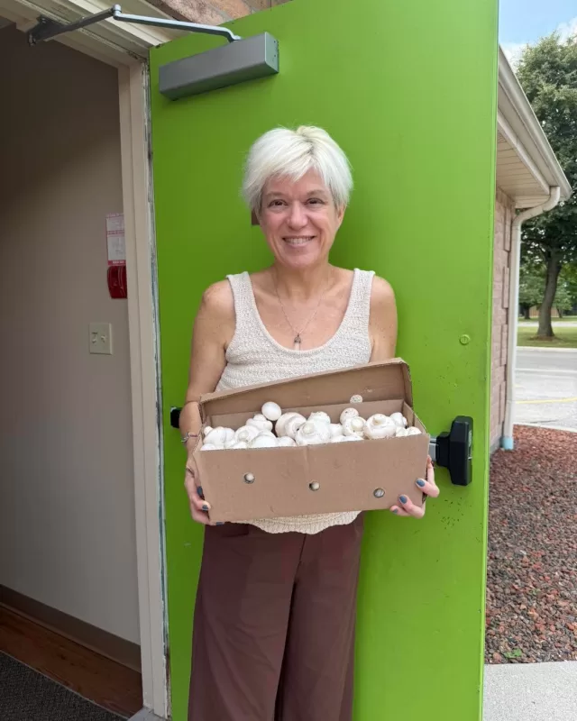 Another successful Harvest to Home produce rescue! 🌱🍄

A heartfelt thank you to Peeters Mushrooms Farm for their continued generosity in donating fresh mushrooms to help support our community.

Because of their kindness, we were able to provide fresh produce to:

• Blenheim Youth Centre
• Tilbury Information and Help Centre - United Way of Chatham-Kent
• Blenheim Word of Life Church
• The Mental Health Network of Chatham Kent - Hope House

Every donation helps strengthen local food programs and ensures fresh, nutritious food reaches those who need it most. Thank you, Peeters Mushrooms Farm, for helping us make a difference, one delivery at a time✨

#FreeHelpCK #HarvestToHome #CommunityHelpingCommunity #FoodRescue #ChathamKent #TogetherWeCan