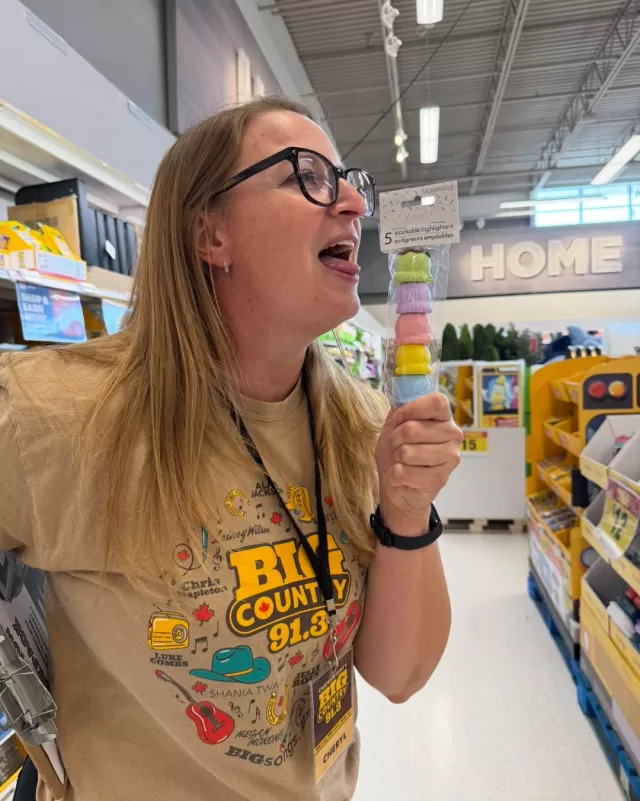 🍦 Cheryl… we don’t think that’s how highlighters work😅

We found these adorable little ice cream cone highlighters at Chatham Superstore today, and apparently they looked a little too realistic👀🤣

Don’t worry, no highlighters were actually consumed in the making of this photo😂

Who else thinks these are way too cute?!🙋🏼‍♀️
