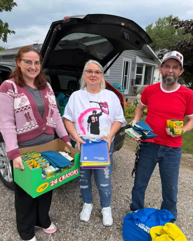A beautiful act of kindness that will touch two generations in our community❤️

Thank you to George, Annette and Brittany-Lynn for generously donating supplies to both our Operation Backpack and Senior Hope Meals programs🎒🍽️

From helping a child walk into school with the supplies they need, to helping us bring a warm meal and a caring visit to a local senior, your generosity will make a difference in more ways than you may ever realize.

It’s kindness like this that allows FreeHelpCK to continue being there for our community, from our youngest to our oldest. We are truly grateful to have such wonderful people standing behind the work we do🫶

Thank you, George, Annette and Brittany-Lynn, for helping us continue to spread a little more kindness throughout Chatham-Kent✨

#FreeHelpCK #OperationBackpack #SeniorHopeMeals #CommunityHelpingCommunity