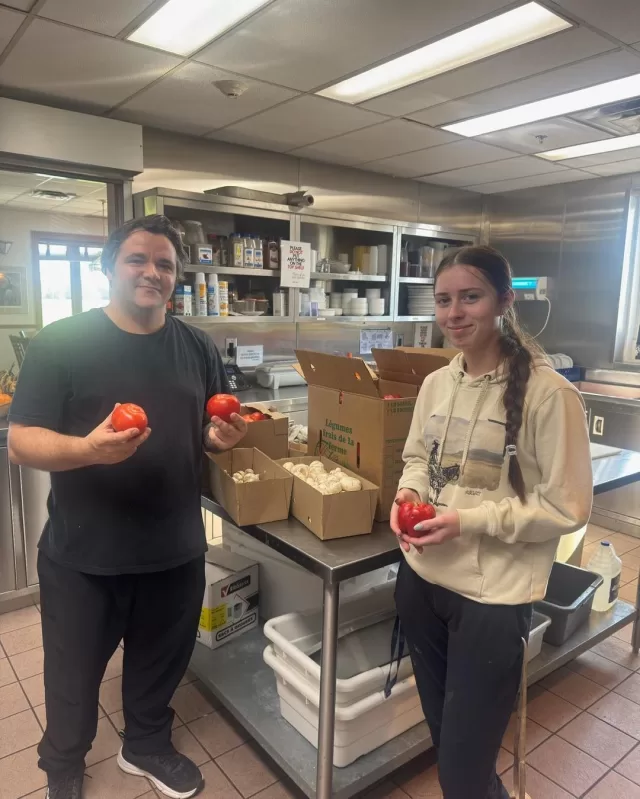 🍅 What is FreeHelpCK’s Harvest to Home Program?

It’s a program with a simple mission: turning fresh produce that would otherwise go to waste into food for those who need it most. Through the generosity of local farmers we’re able to rescue fresh produce and distribute it to organizations supporting individuals and families throughout Chatham-Kent.

This week, we were fortunate to provide fresh peppers, mushrooms, and tomatoes to the following organizations:

* Westover Treatment Centre
* The W.I.S.H Centre
* R.O.C.K. Missions
* Hope House
* Queen Elizabeth II Lunch Program
* Building Healthy Babies in Chatham-Kent
* EarlyON Child
* St. Paul’s-Victoria Avenue United Church Pantry Program

What may have otherwise gone to waste is now helping put fresh food on tables throughout our community.

A heartfelt thank you to the farmers, businesses, and volunteers who make this program possible. Your generosity is helping us make the most of every harvest while ensuring good food reaches those who need it💚

#FreeHelpCK #HarvestToHome #ChathamKent #FoodRescue #ReducingFoodWaste
